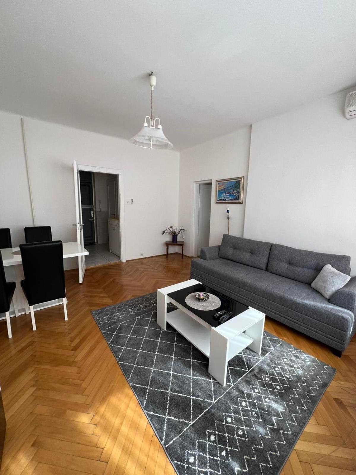 Central Bank Apartment SJJ Esterno foto